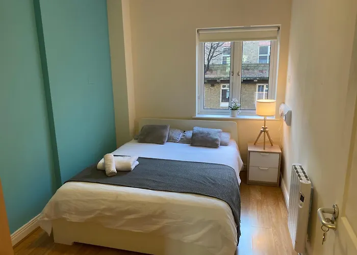 Excellent Central Location Apt 2 R2