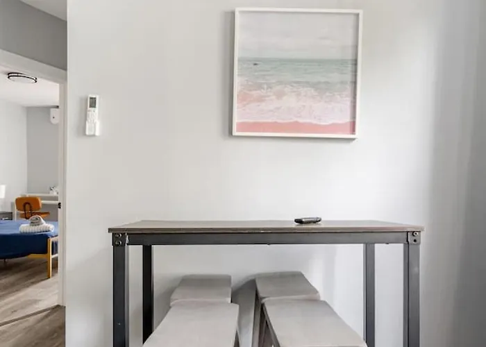 Modern 2 Bed In Blackrock