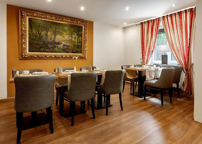 Tiptop Hotel Burgschmiet Garni