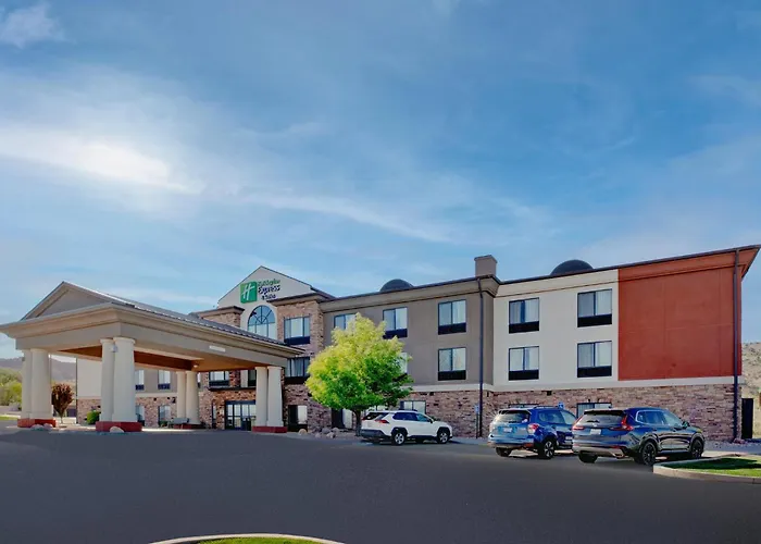 Holiday Inn Express & Suites Richfield By Ihg