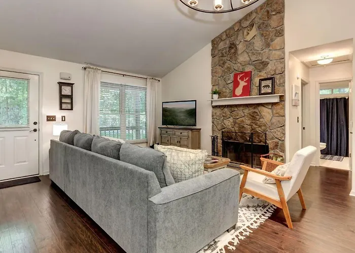 Cozy Retreat With Fireplace, Netflix & Easy Ramp Access - Deer View Retreat