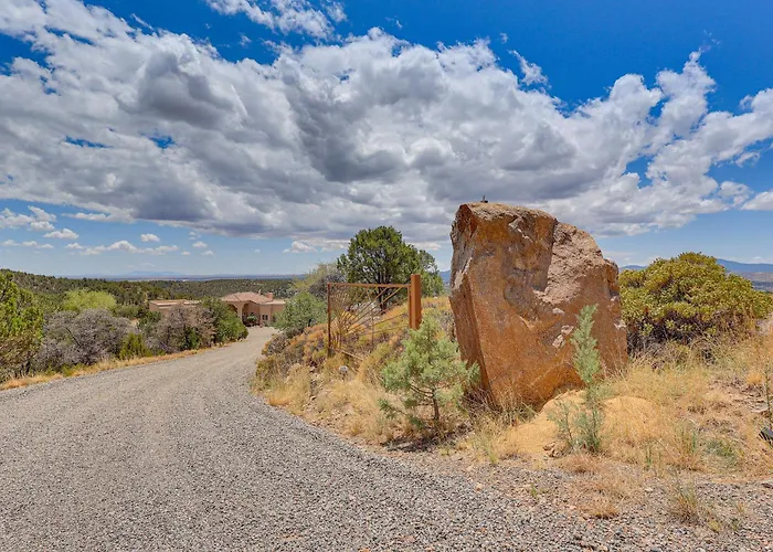 Panoramic Vistas And Spacious: Silver City Escape