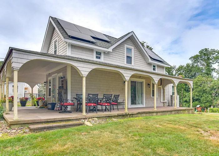 Private Heated Pool: Family Cottage In Plymouth!