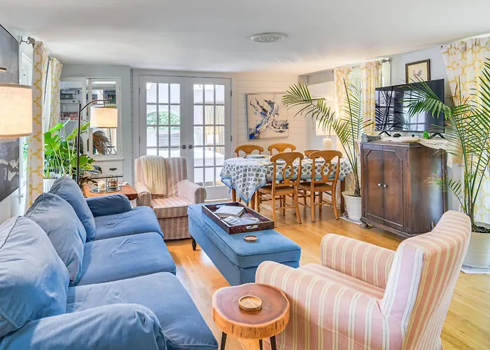 Private Heated Pool: Family Cottage In Plymouth!