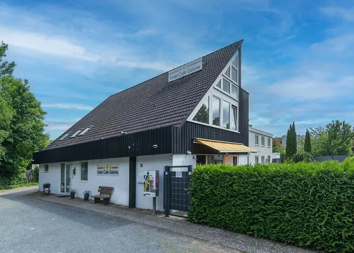 Hotel Cafe Galerie I Hannover-Garbsen I Free Parking