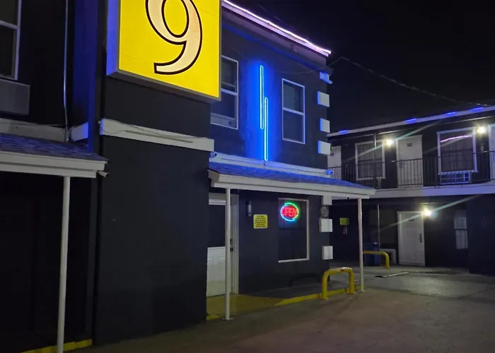 Motel 9