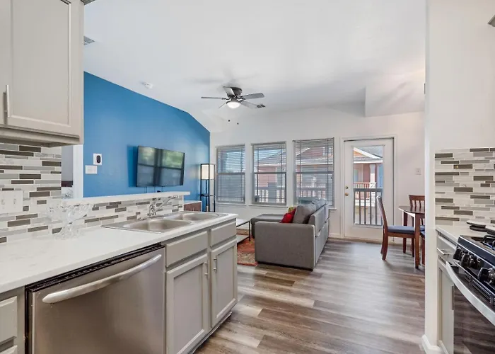 Quaint 2Bd2B Condo* Fully Furnished*Amazing Patio*