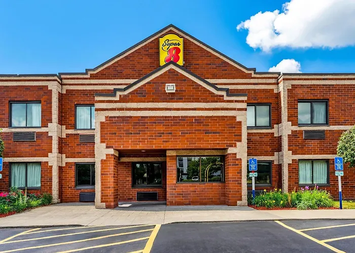Super 8 By Wyndham Elgin