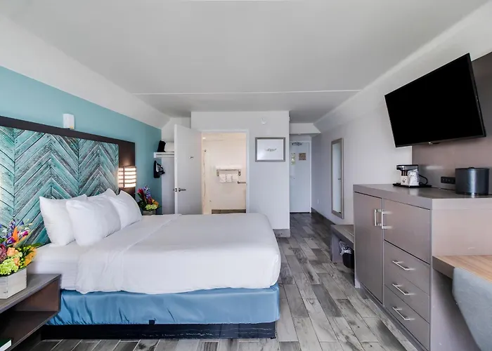 Crystal Coast Oceanfront Hotel