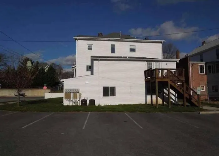 Downtown Waynesboro Location 151 Bedroom Parkway
