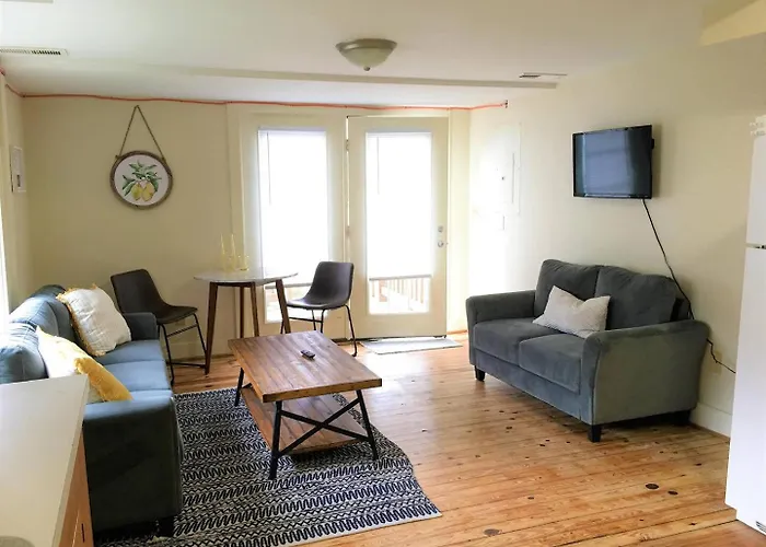Urban Oasis In Downtown Waynesboro Near Parkway