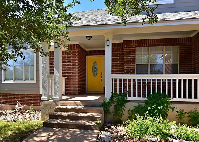 Dreamy Dripping Springs - Near Parks Hiking & More