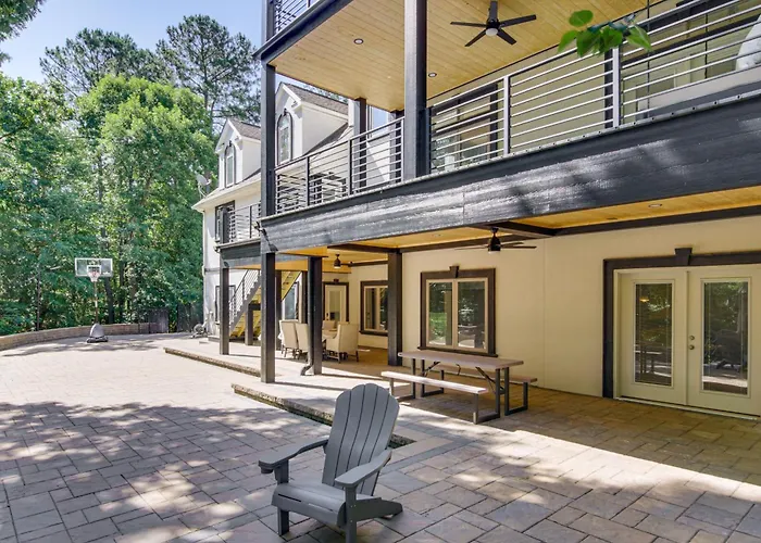 Dock & Home Theater: Pet-Friendly Lake Wylie Home