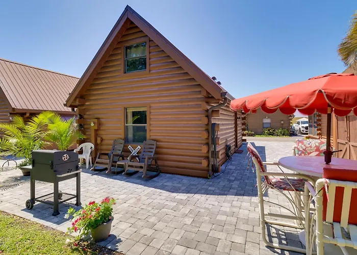 Access To Lake Okeechobee: Cabin W/ Perks!