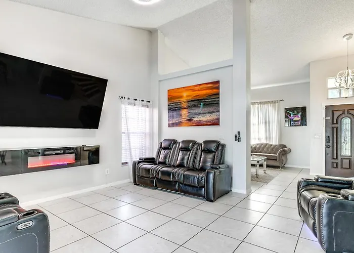 3 Mi To Marina: Riverview Family Home W/ Lanai!