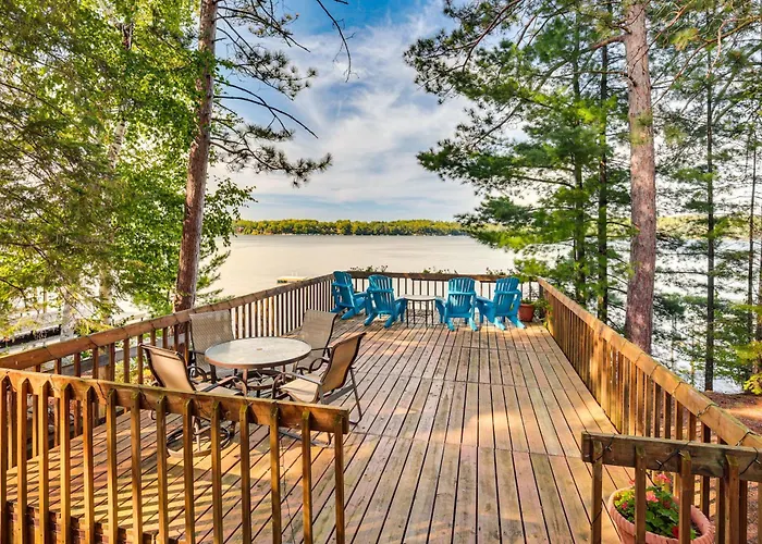 Lake Tomahawk Fall Retreat W/ Foliage & Lake Views