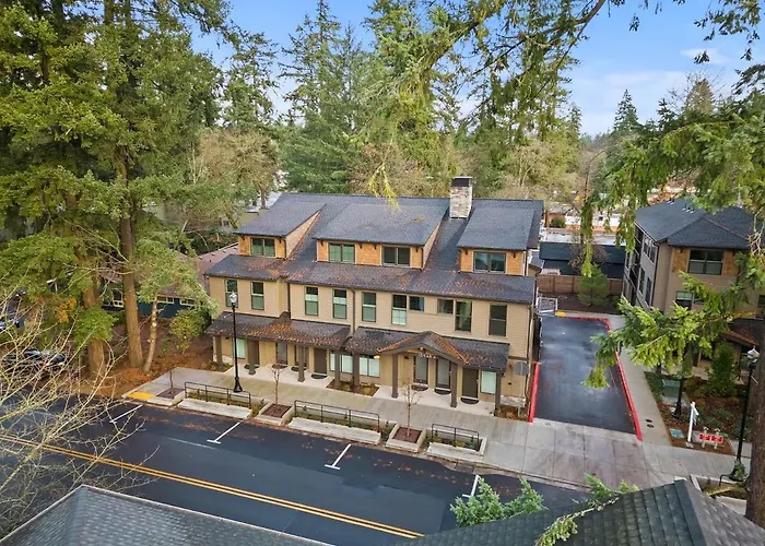 Lake Oswego Inn