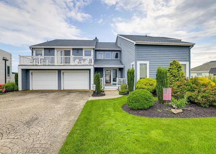1 Block To Inlet Beach: Brigantine Family Home