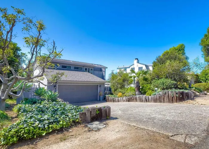 Fresh & Modern 3Br - Just Blocks From Beach