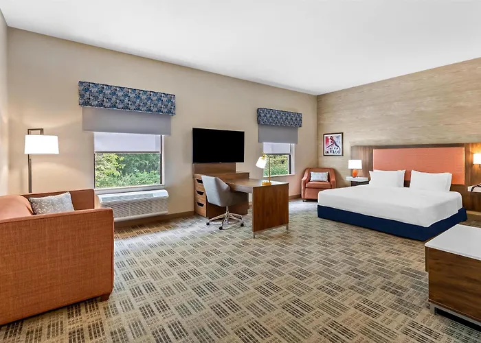 Hampton Inn & Suites Grove City