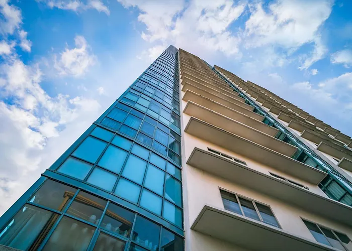 Astoria Plaza
