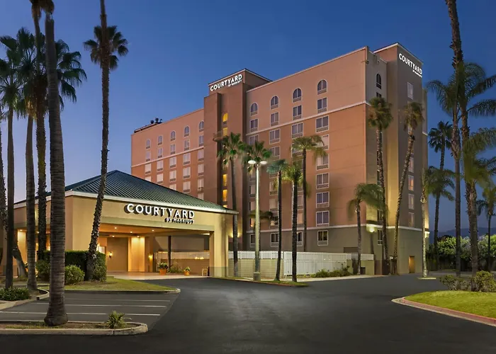 Courtyard By Marriott Baldwin Park