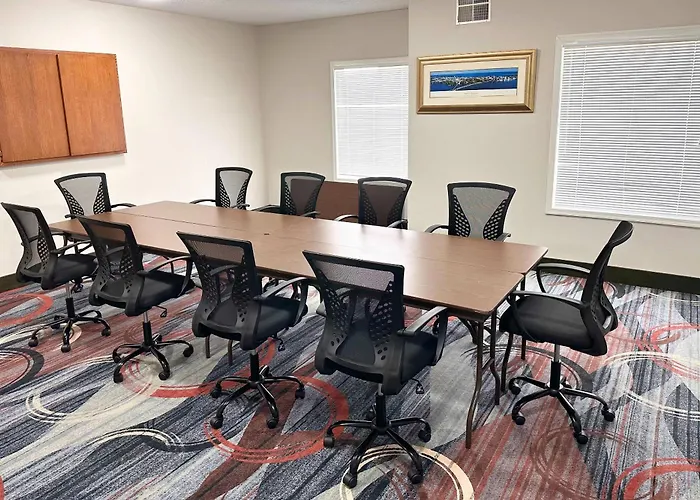 Mainstay Suites Madison Airport