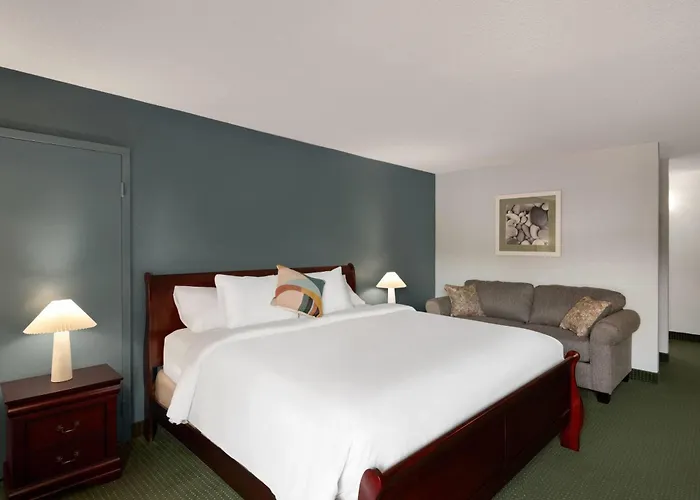 Baymont By Wyndham Salem Roanoke Area