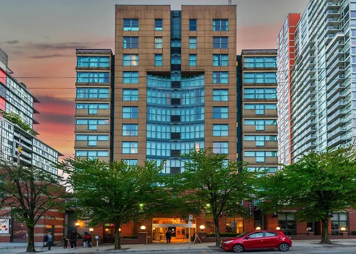 Grand Park Hotel & Suites Downtown Vancouver, An Ascend Collection Hotel