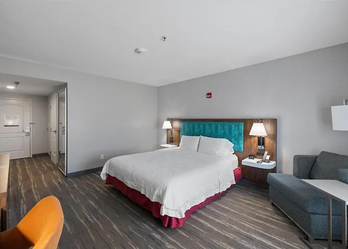 Hampton Inn & Suites Madera