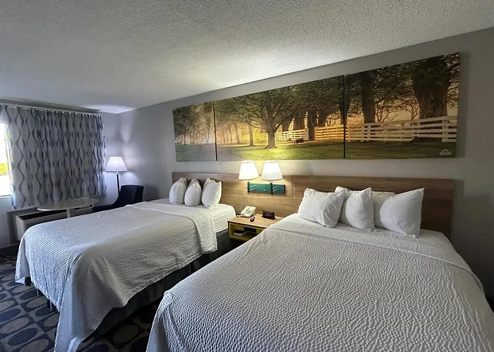 Days Inn By Wyndham Byron
