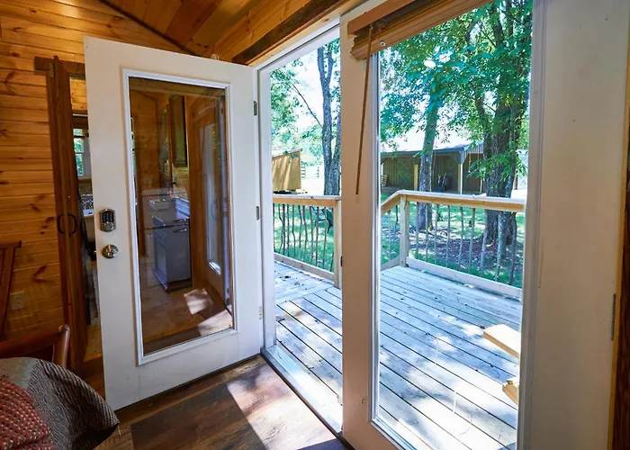 Creekwalk Inn Bed And Breakfast With Cabins
