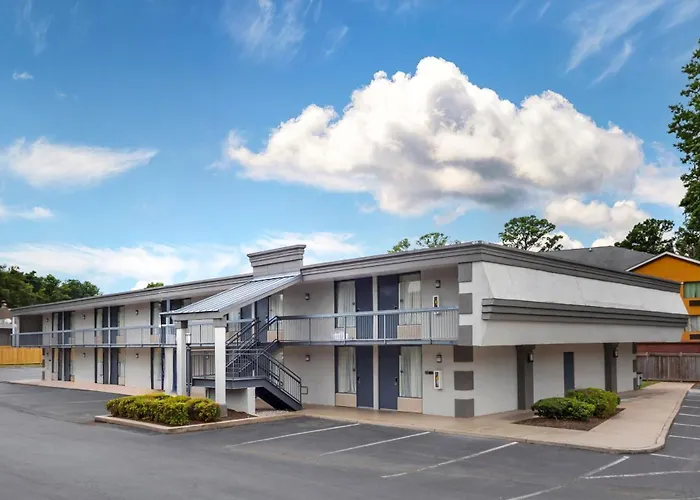 Clarion Pointe Morrow - Atlanta South