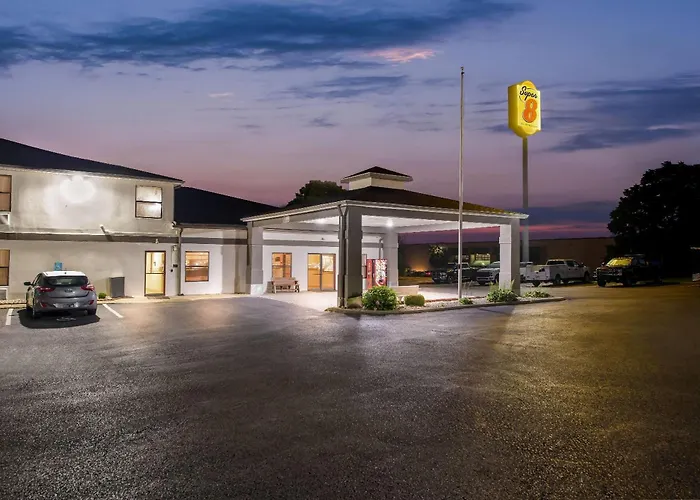 Super 8 By Wyndham Bellefontaine
