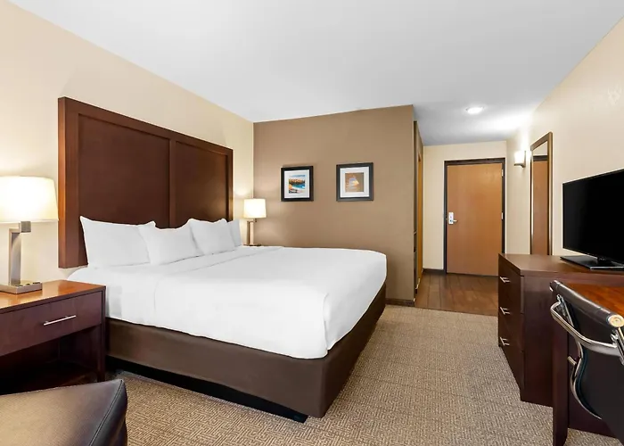 Comfort Inn & Suites Munising-Lakefront