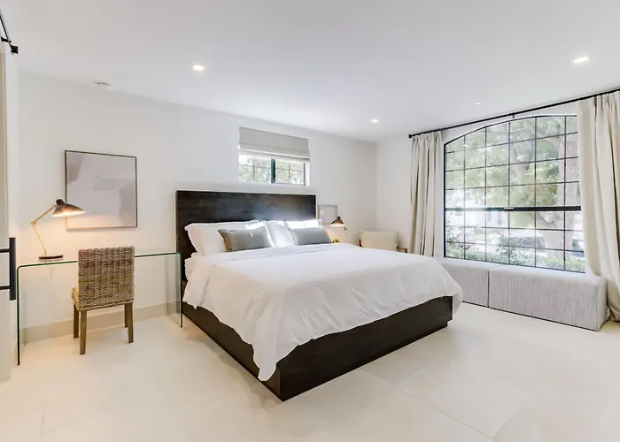 Casa Valerio - Boutique Suites In Downtown Santa Barbara