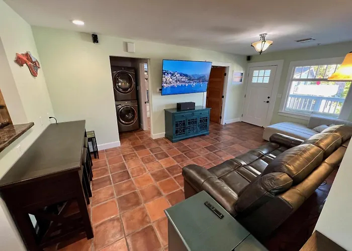 Catalina 3 Bedrooms With Hot Tub & Golf Cart