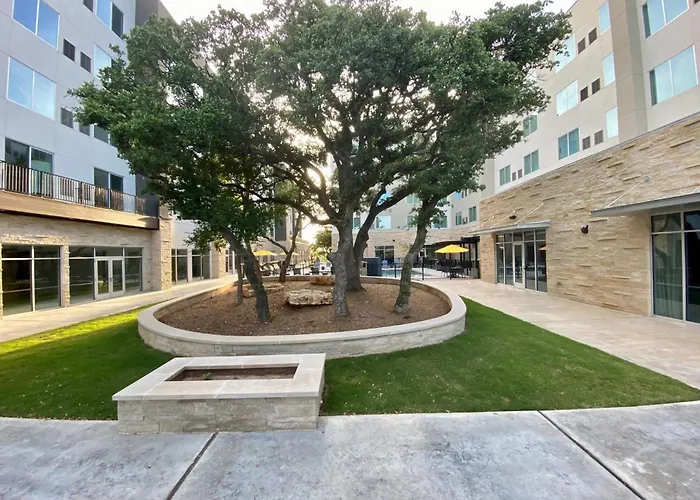 Cambria Hotel Austin Uptown Near The Domain
