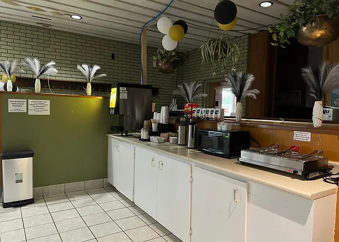 Airport Motor Inn