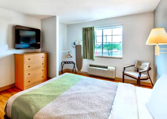 Oyo Townhouse Sulphur,La Extended Stay I-10