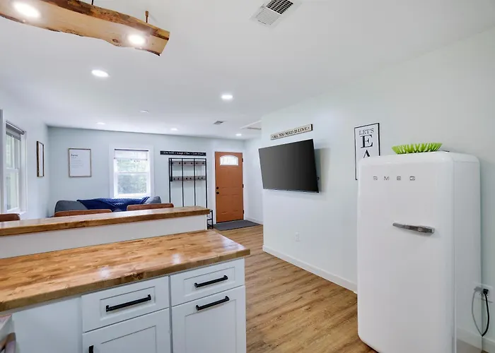 Cozy 2 Bedroom Apartment In Tannersville, Minutes From Camelback Mountain