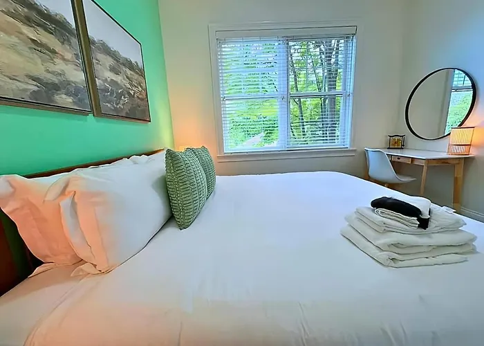 Well-Equipped 2Br Unit With Parking - Gbay 301