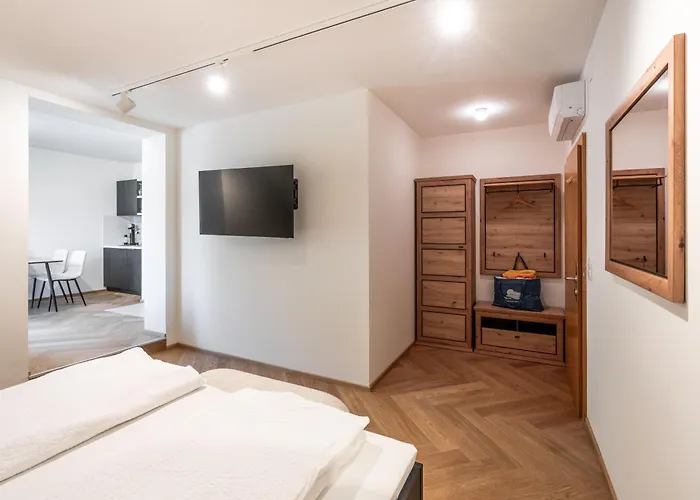 SISTERS Haus Hotel Garni
