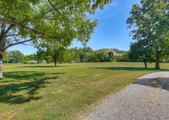4 Mi To Dtwn: Goodlettsville Getaway W/ Yard