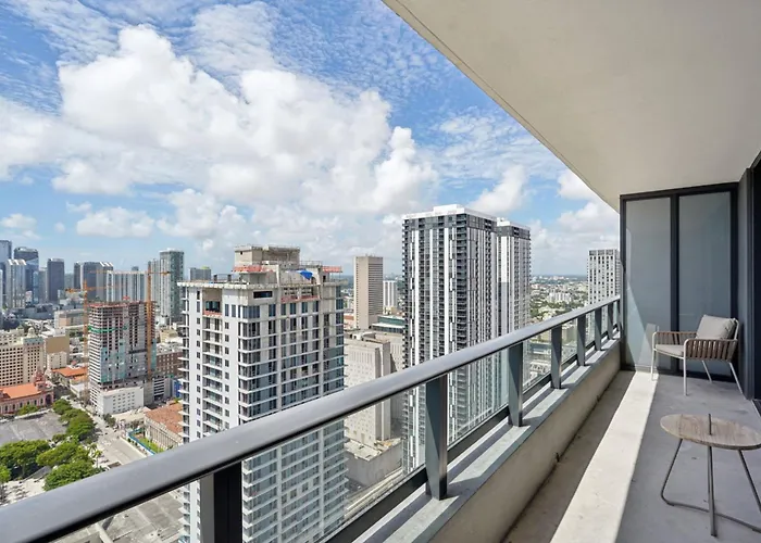 Skyline Escape - Modern 1Br High-Rise With Stunning Views