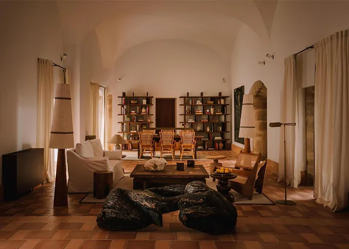 Palacio De Godoy Caceres, Curio Collection By Hilton