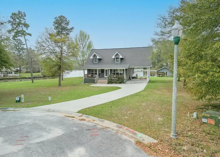 Serenity Pointe Lake House