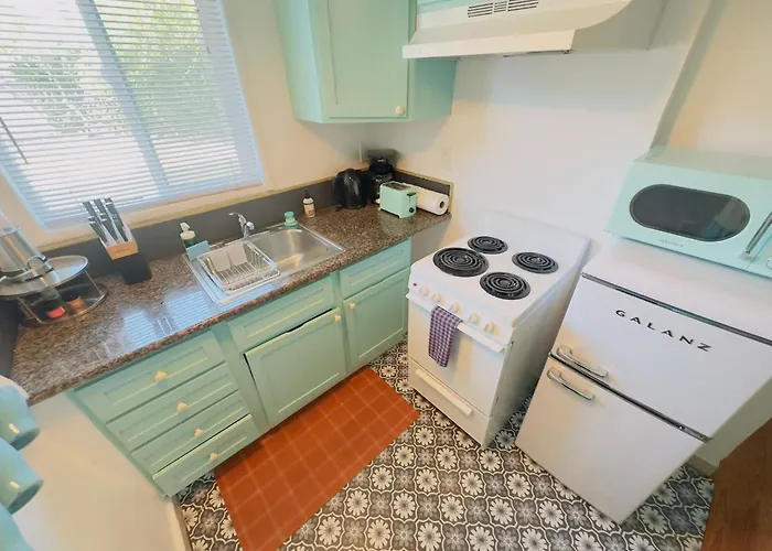 Garden Oasis Cozy Home Near Bart Shop With Parking