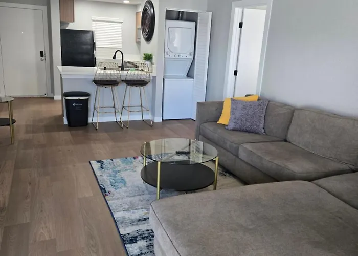 Close To Disneyland Near The Beach And Close To The Airport