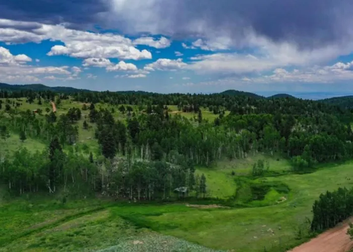 Phantom Canyon Resort